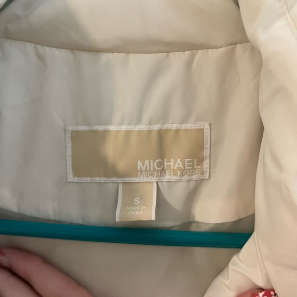 Michael Kors White Puffer Vest - Picture 4 of 4